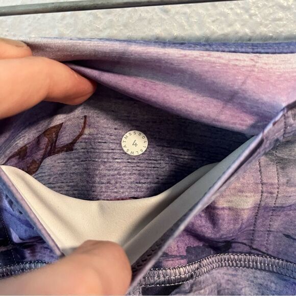 Lululemon Fast & Free 7/8 Tight II *Nulux 25"
Sunrise Silhouette Multi - Picture 12 of 12